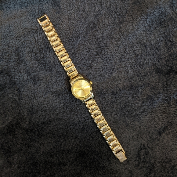 $$$ Kim Rogers gold stainless steel case watch - Picture 5 of 9